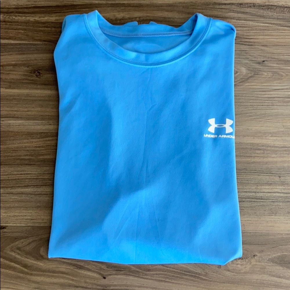 Under Armour polyester long sleeve shirt top